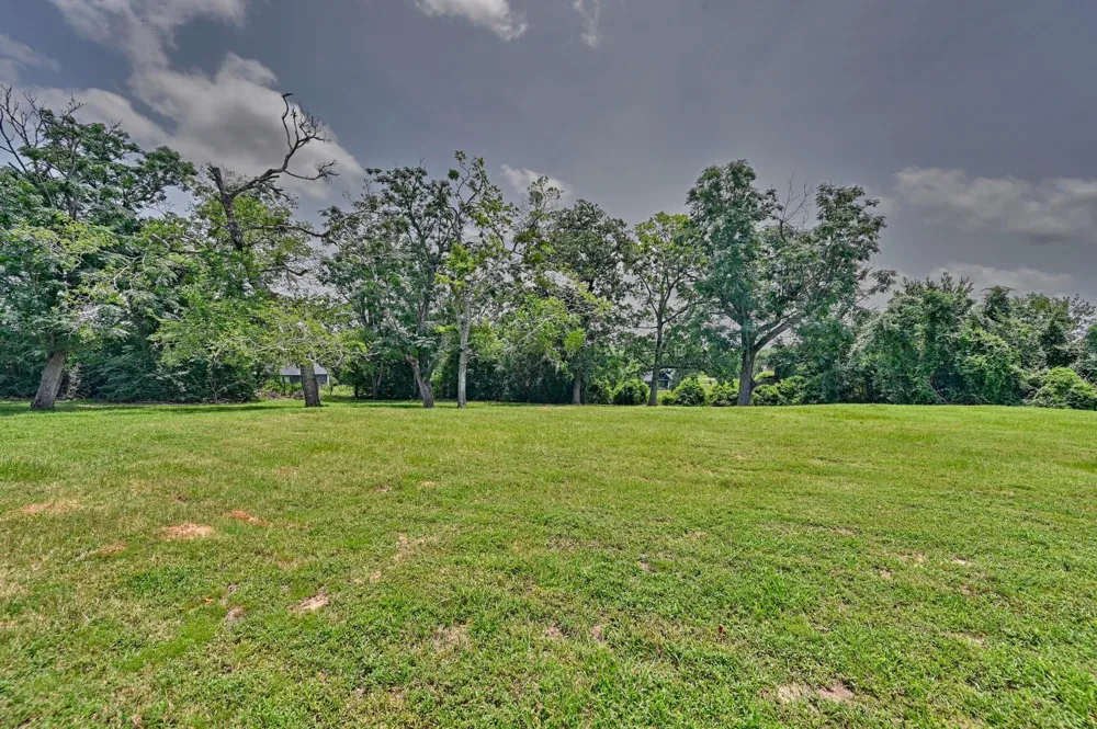 3844 Highway 36 Bellville, TX 77418