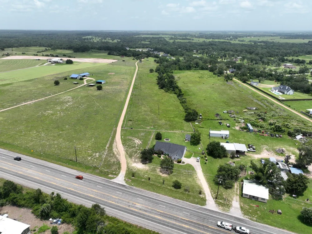 3844 Highway 36 Bellville, TX 77418