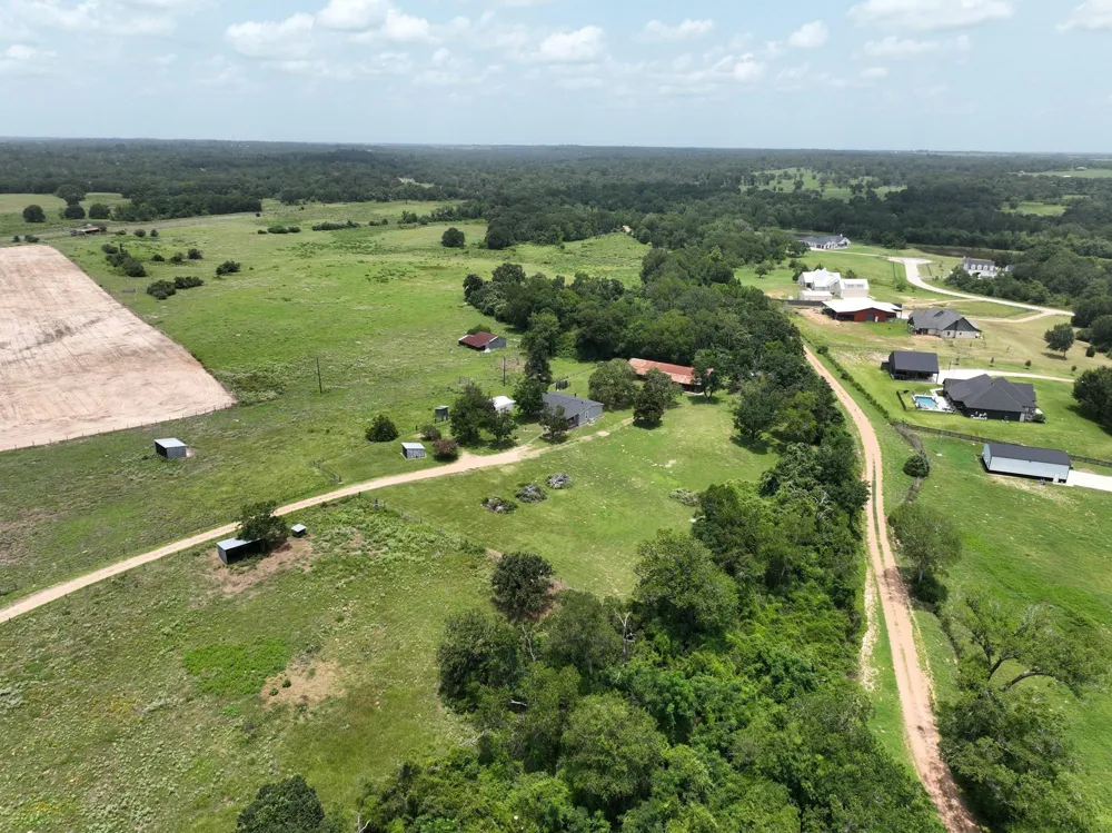 3844 Highway 36 Bellville, TX 77418