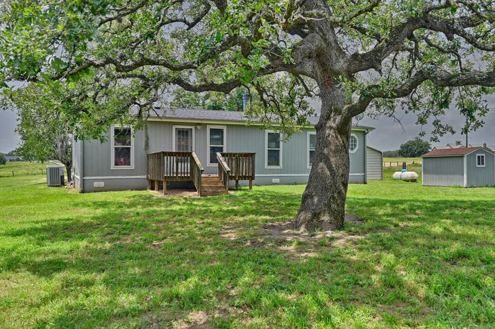 3844 Highway 36 Bellville, TX 77418