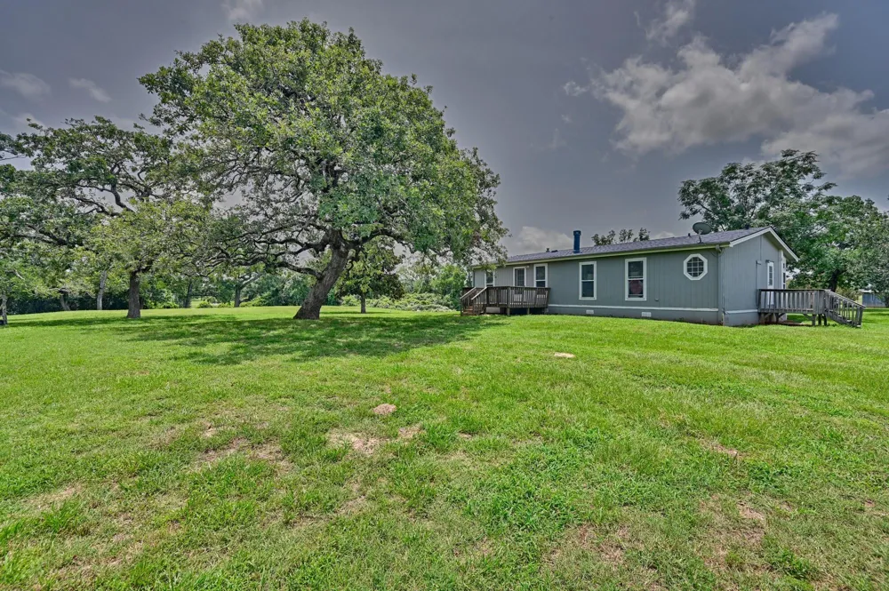 3844 Highway 36 Bellville, TX 77418