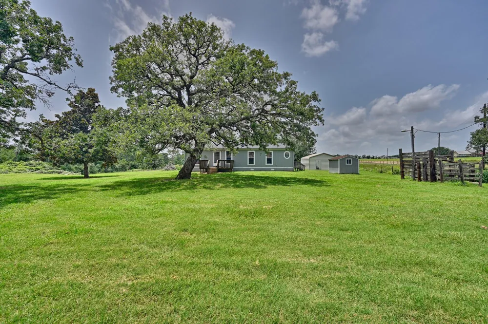 3844 Highway 36 Bellville, TX 77418