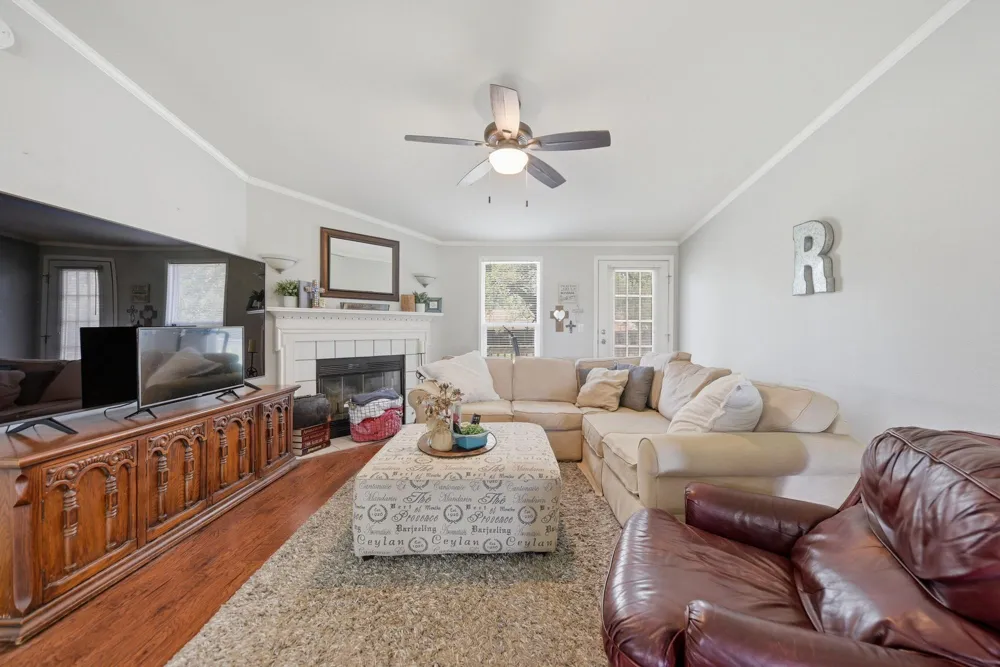 3844 Highway 36 Bellville, TX 77418