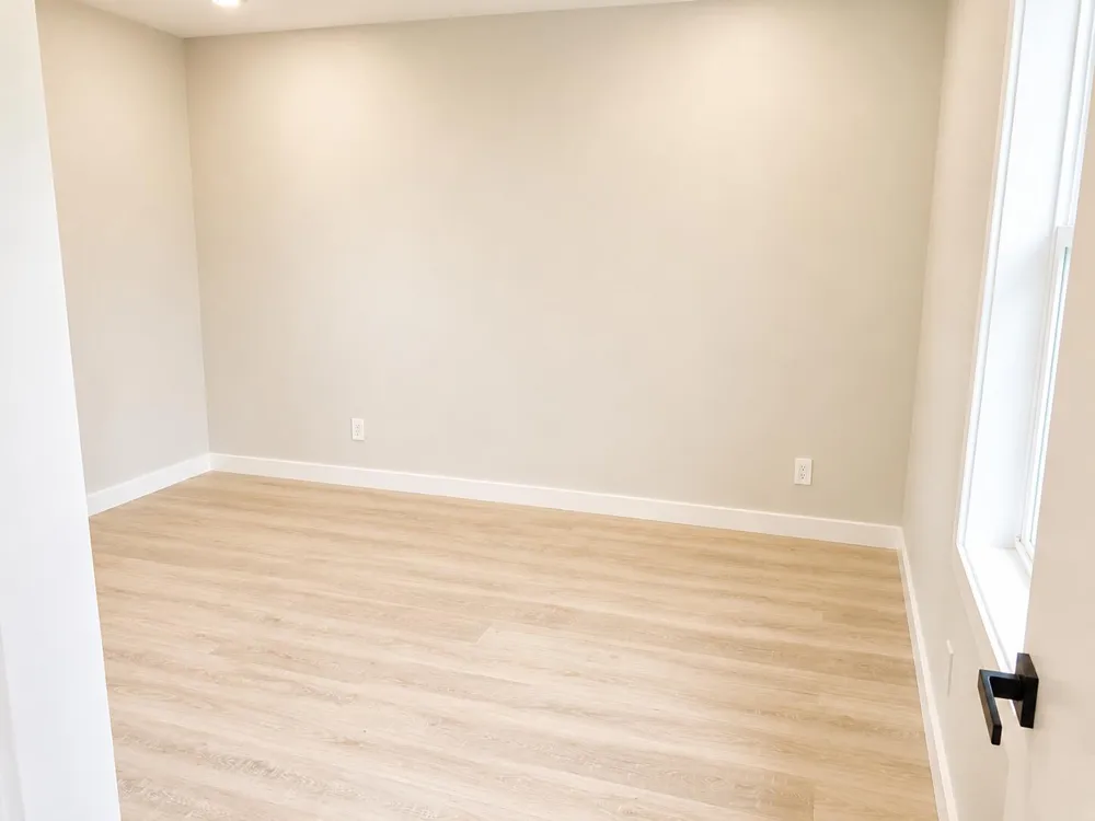 1027 Broadway Benton Harbor City, MI 49022