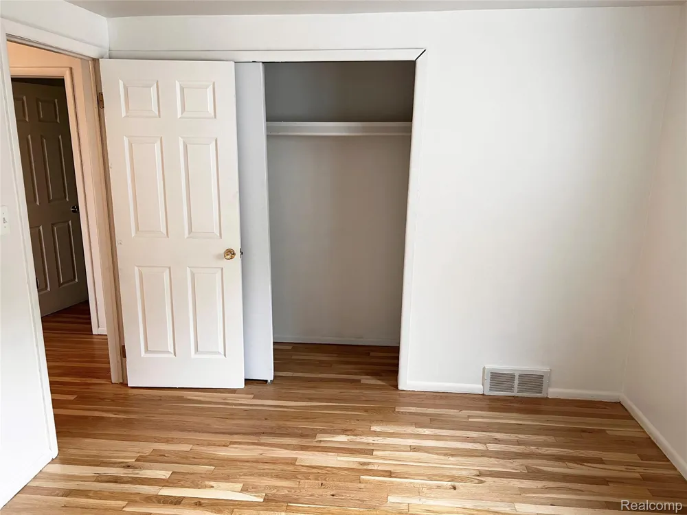 25709 Salem #74 Roseville City, MI 48088