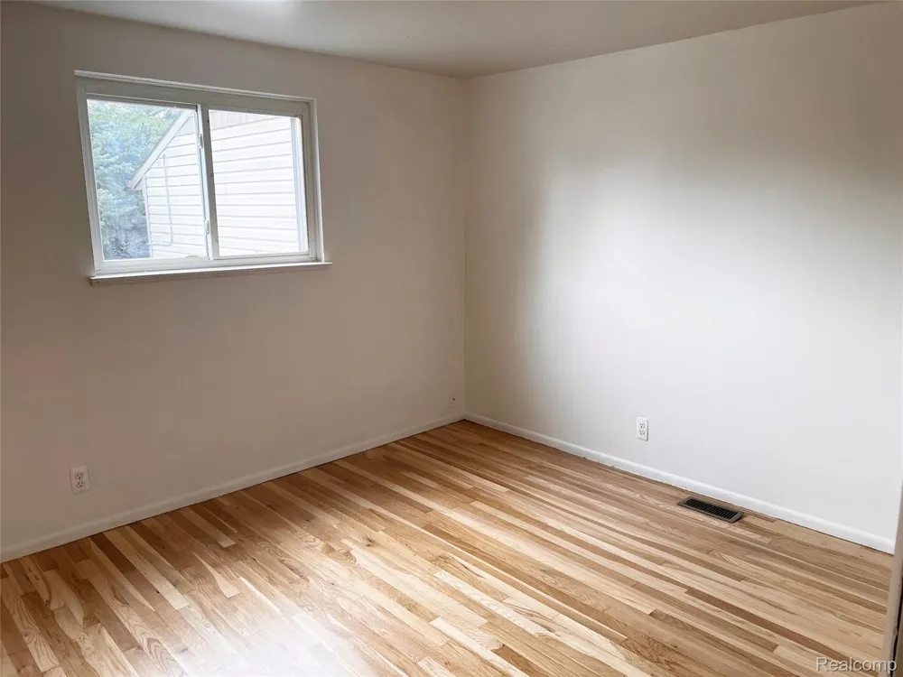 25709 Salem #74 Roseville City, MI 48088