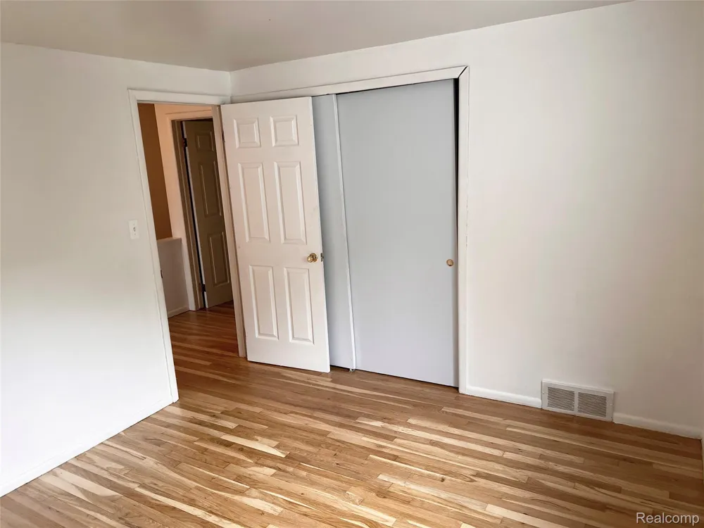 25709 Salem #74 Roseville City, MI 48088