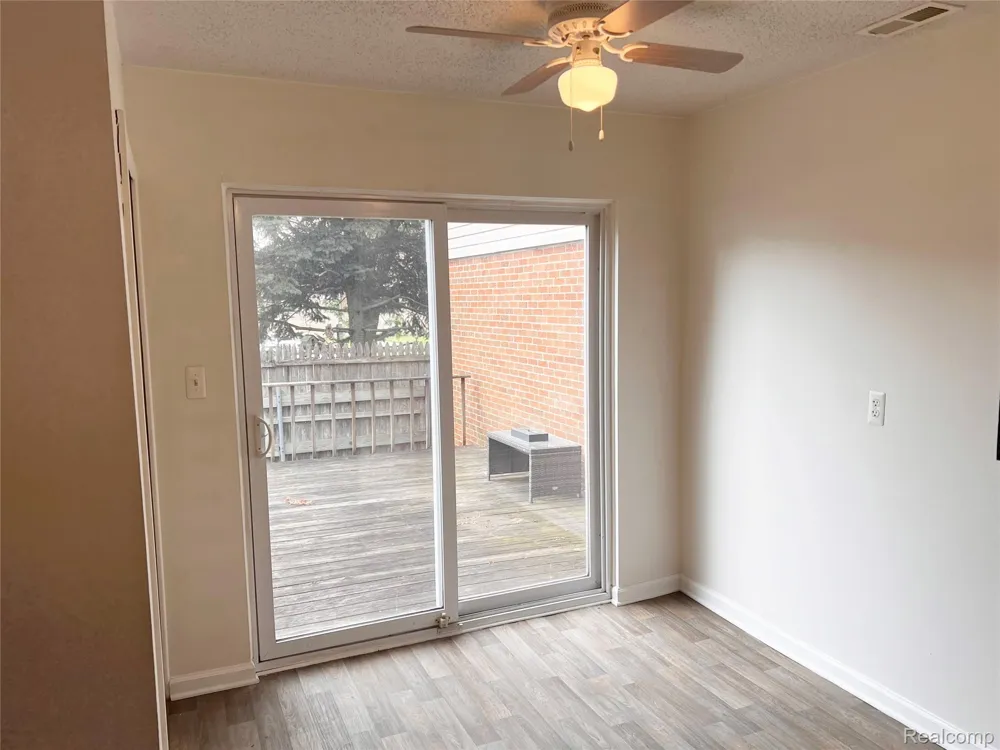 25709 Salem #74 Roseville City, MI 48088