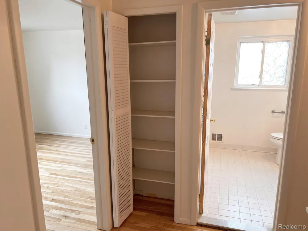25709 Salem #74 Roseville City, MI 48088