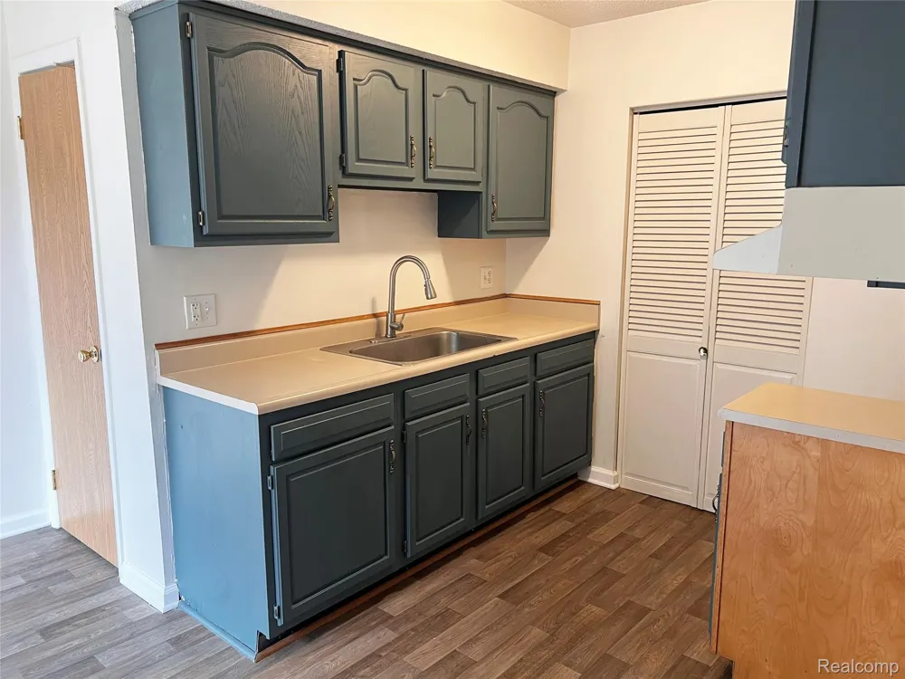 25709 Salem #74 Roseville City, MI 48088