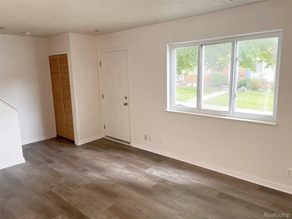 25709 Salem #74 Roseville City, MI 48088