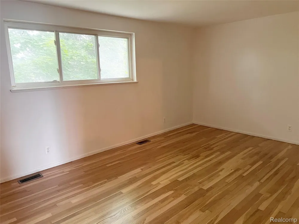 25709 Salem #74 Roseville City, MI 48088
