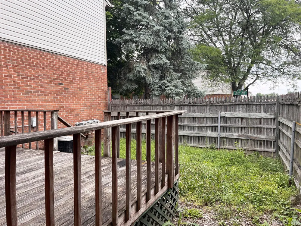 25709 Salem #74 Roseville City, MI 48088