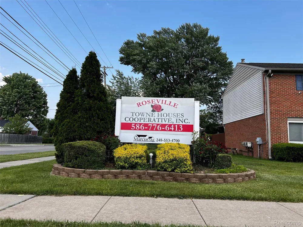 25709 Salem #74 Roseville City, MI 48088