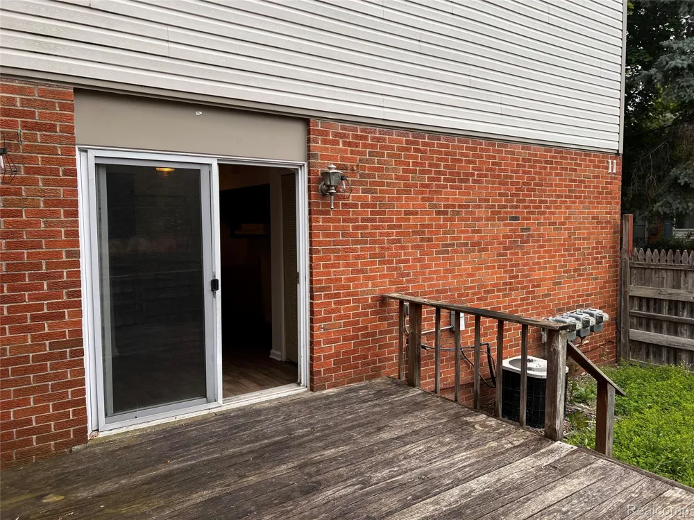 25709 Salem #74 Roseville City, MI 48088