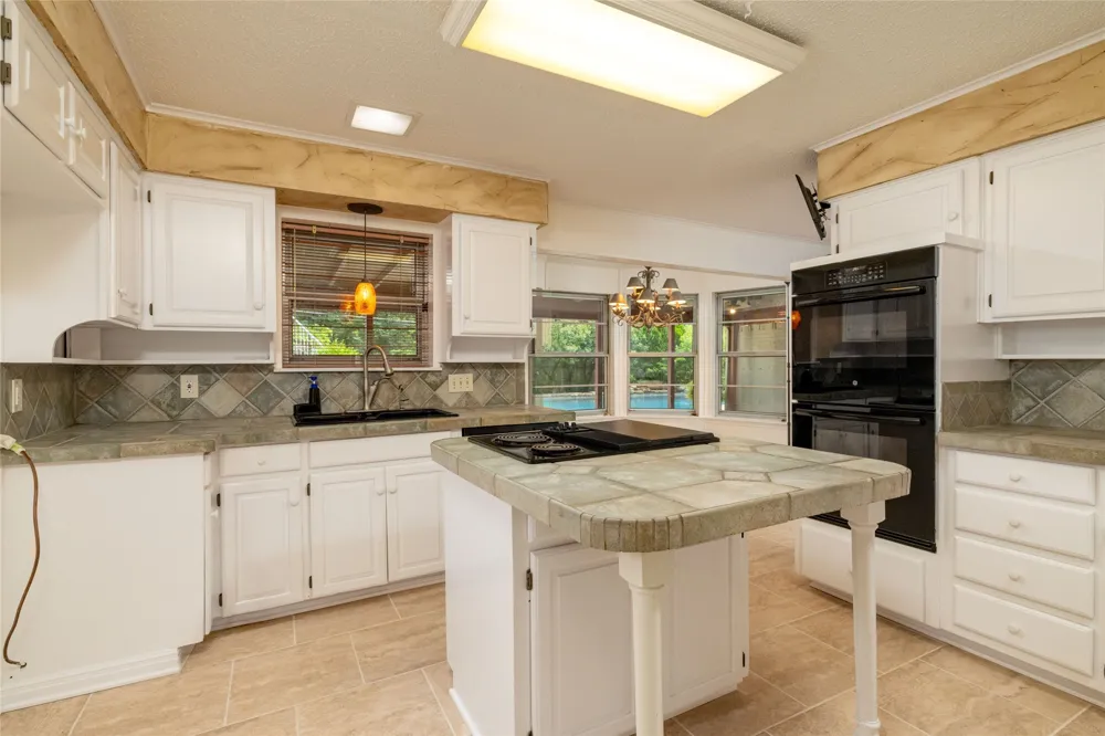 3809 Diamond Loch W North Richland Hills, TX 76180