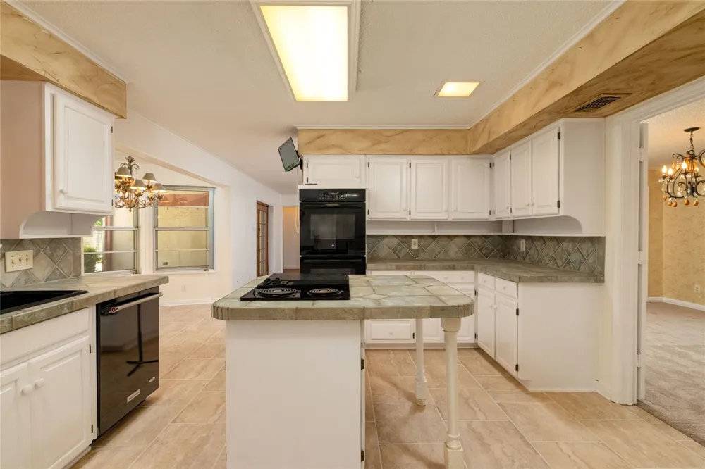 3809 Diamond Loch W North Richland Hills, TX 76180