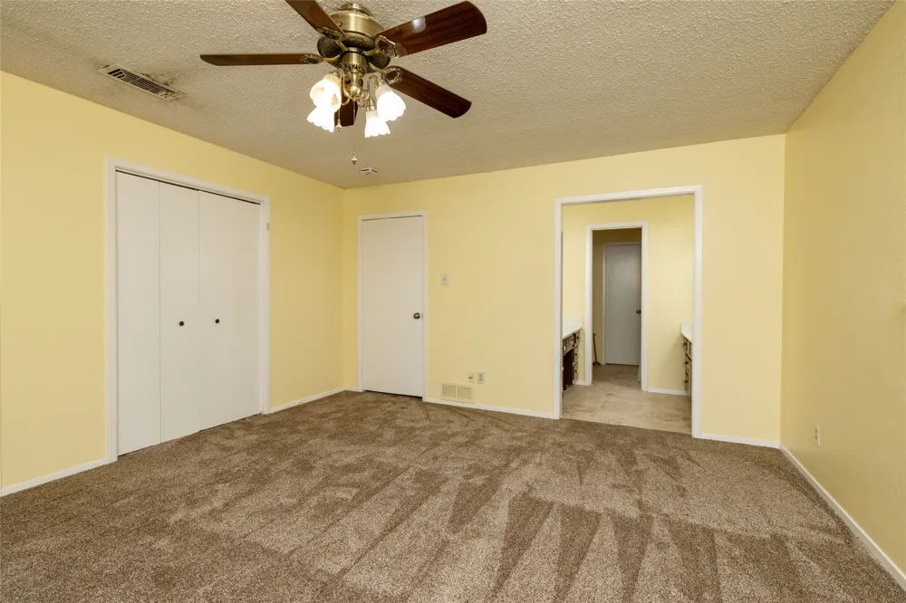 3809 Diamond Loch W North Richland Hills, TX 76180