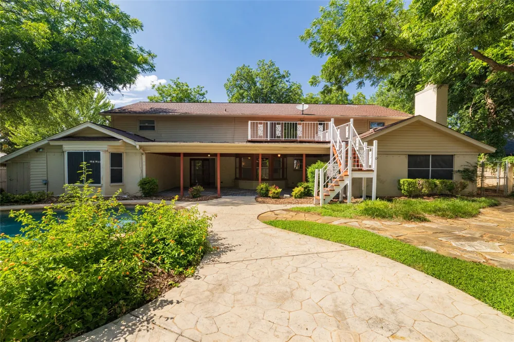 3809 Diamond Loch W North Richland Hills, TX 76180