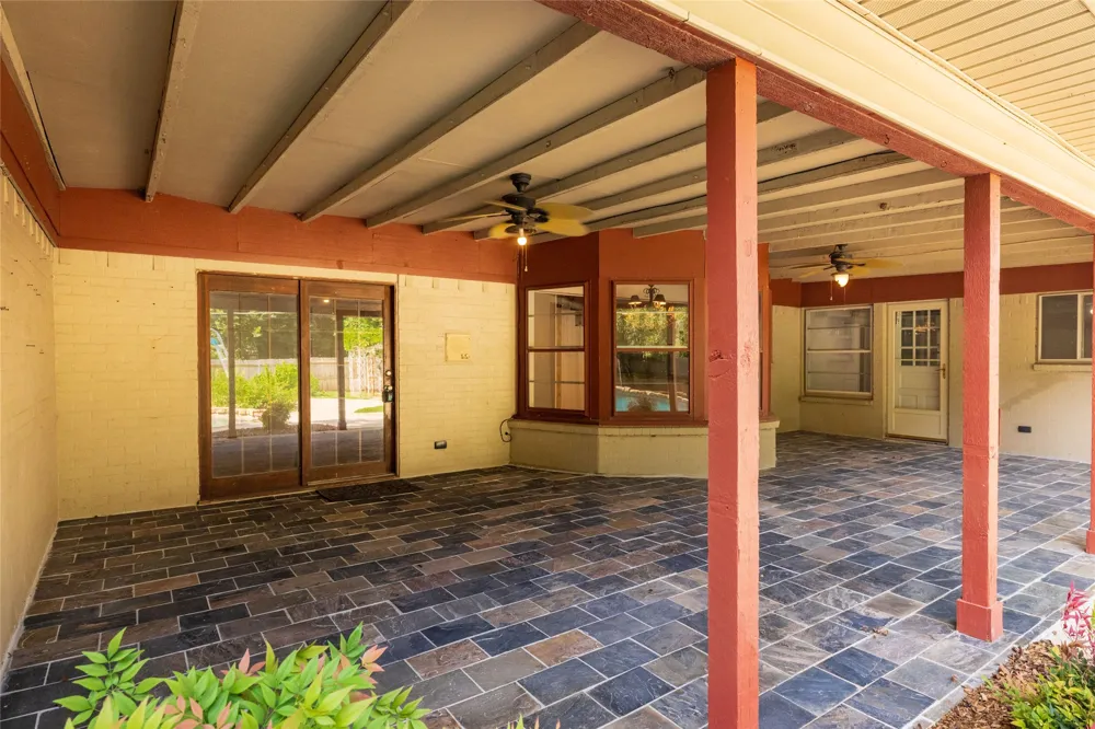 3809 Diamond Loch W North Richland Hills, TX 76180