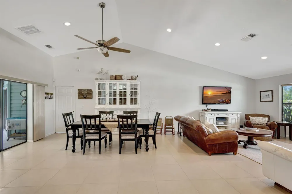 10705 SE Seabreeze Court Hobe Sound, FL 33455