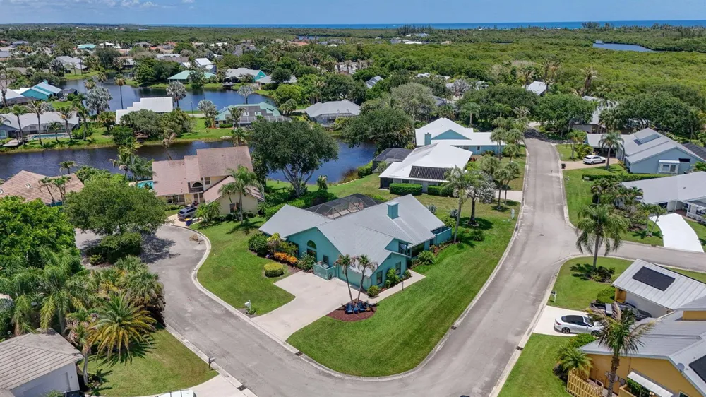 10705 SE Seabreeze Court Hobe Sound, FL 33455