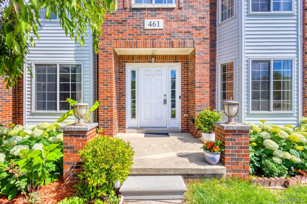 461 Tanner Drive Troy City, MI 48085