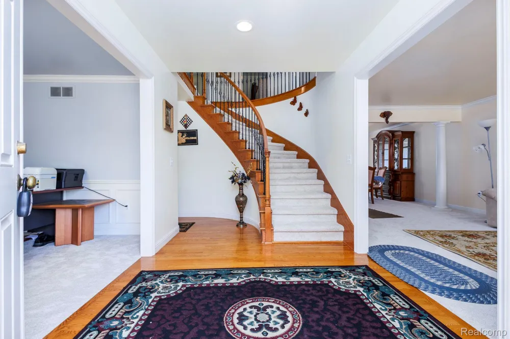 461 Tanner Drive Troy City, MI 48085