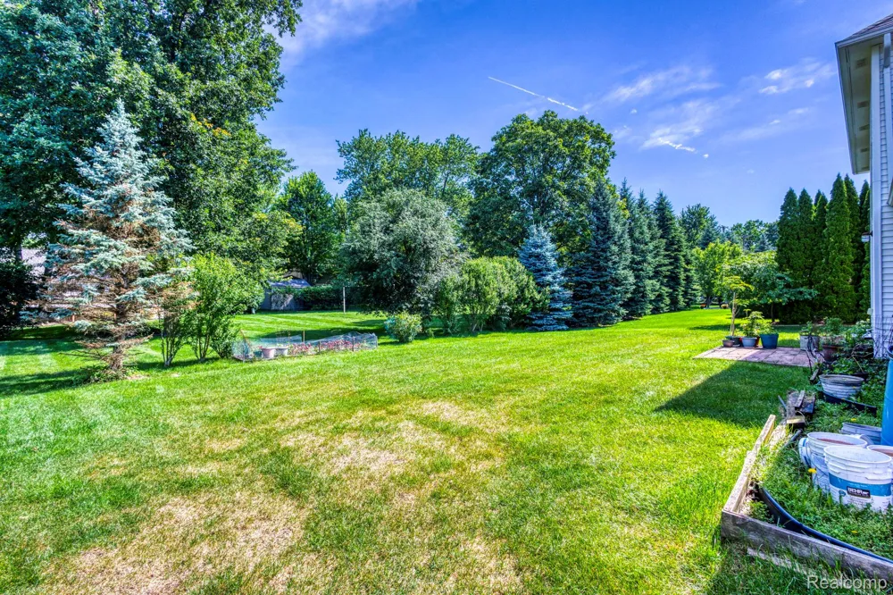 461 Tanner Drive Troy City, MI 48085