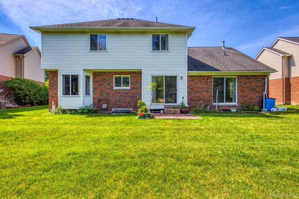 461 Tanner Drive Troy City, MI 48085