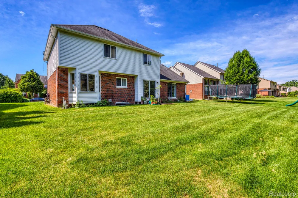 461 Tanner Drive Troy City, MI 48085