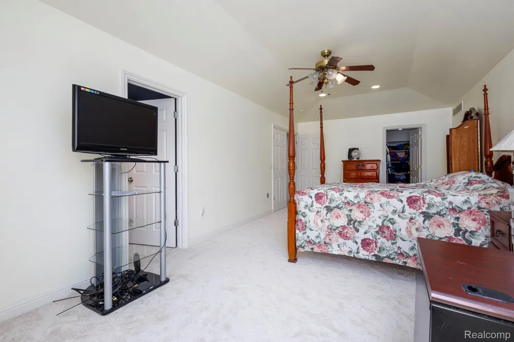 461 Tanner Drive Troy City, MI 48085