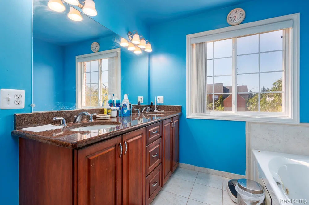 461 Tanner Drive Troy City, MI 48085
