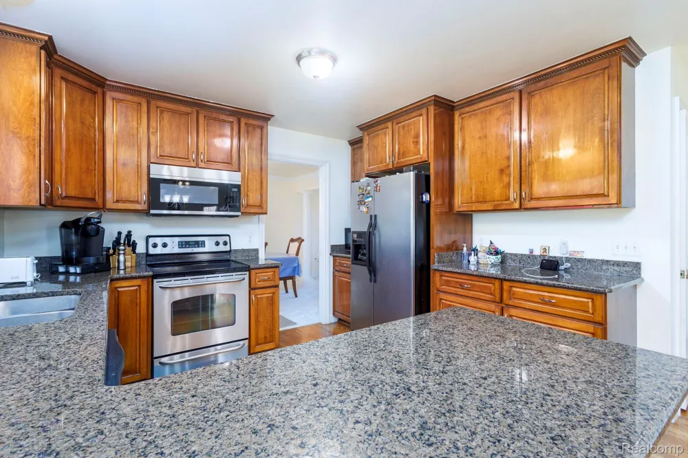 461 Tanner Drive Troy City, MI 48085