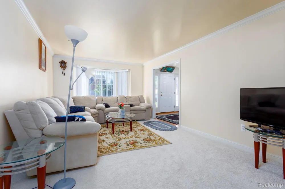 461 Tanner Drive Troy City, MI 48085