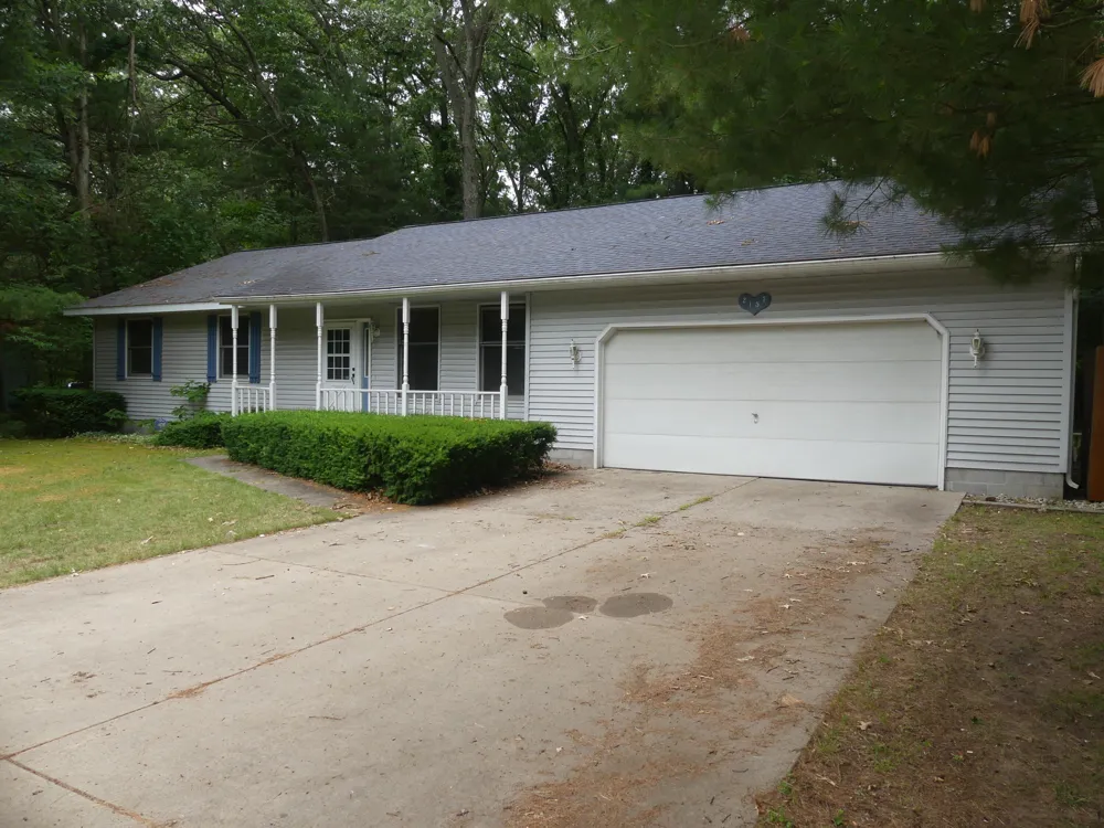 2157 Deerwood Drive Muskegon Charter Township, MI 49457