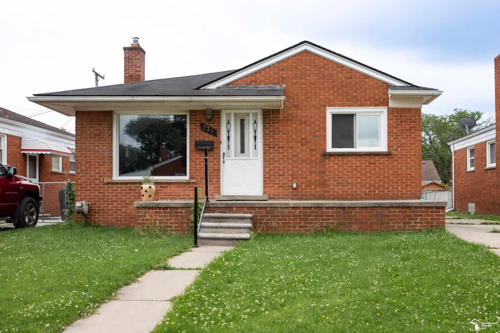 735 Detroit Avenue Lincoln Park City, MI 48146
