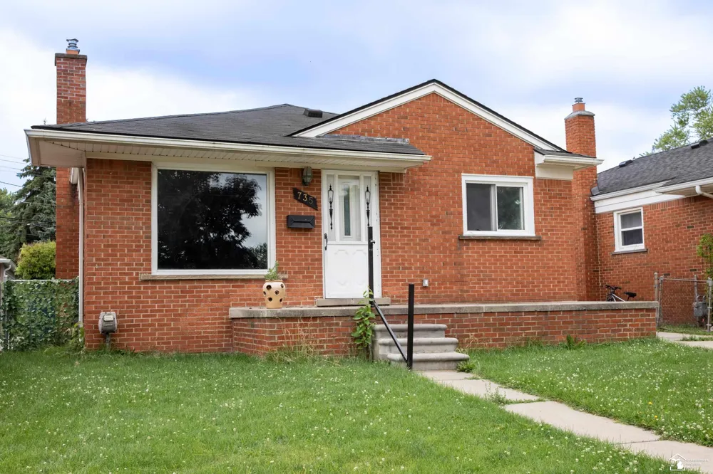 735 Detroit Avenue Lincoln Park City, MI 48146