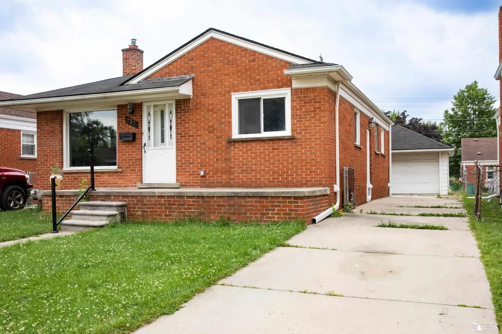 735 Detroit Avenue Lincoln Park City, MI 48146