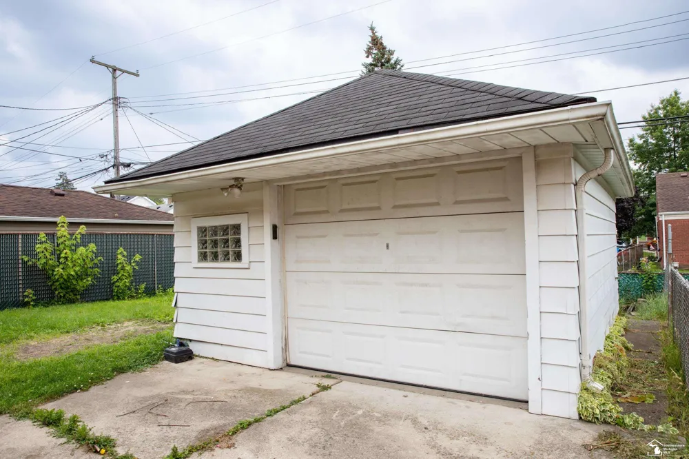 735 Detroit Avenue Lincoln Park City, MI 48146