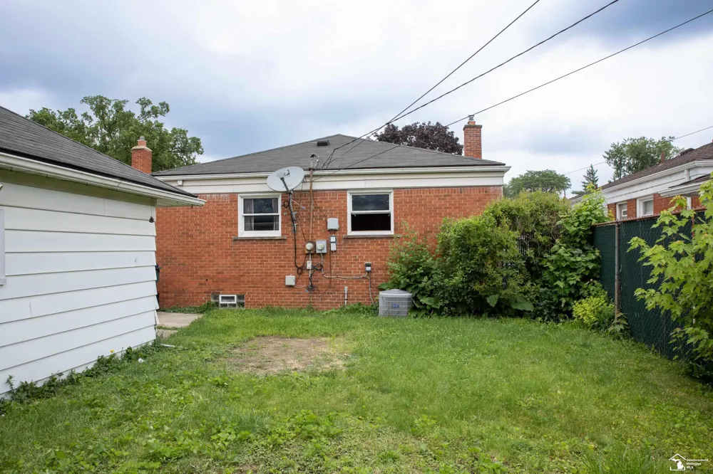735 Detroit Avenue Lincoln Park City, MI 48146