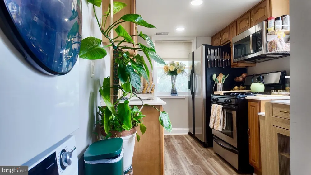 912 BARNABY STREET SE #302 Washington, DC 20032