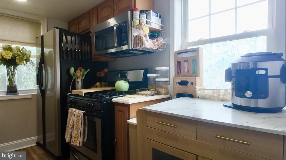 912 BARNABY STREET SE #302 Washington, DC 20032