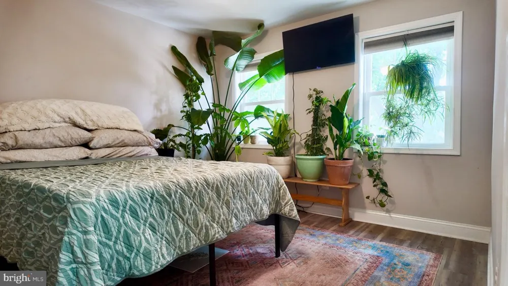 912 BARNABY STREET SE #302 Washington, DC 20032