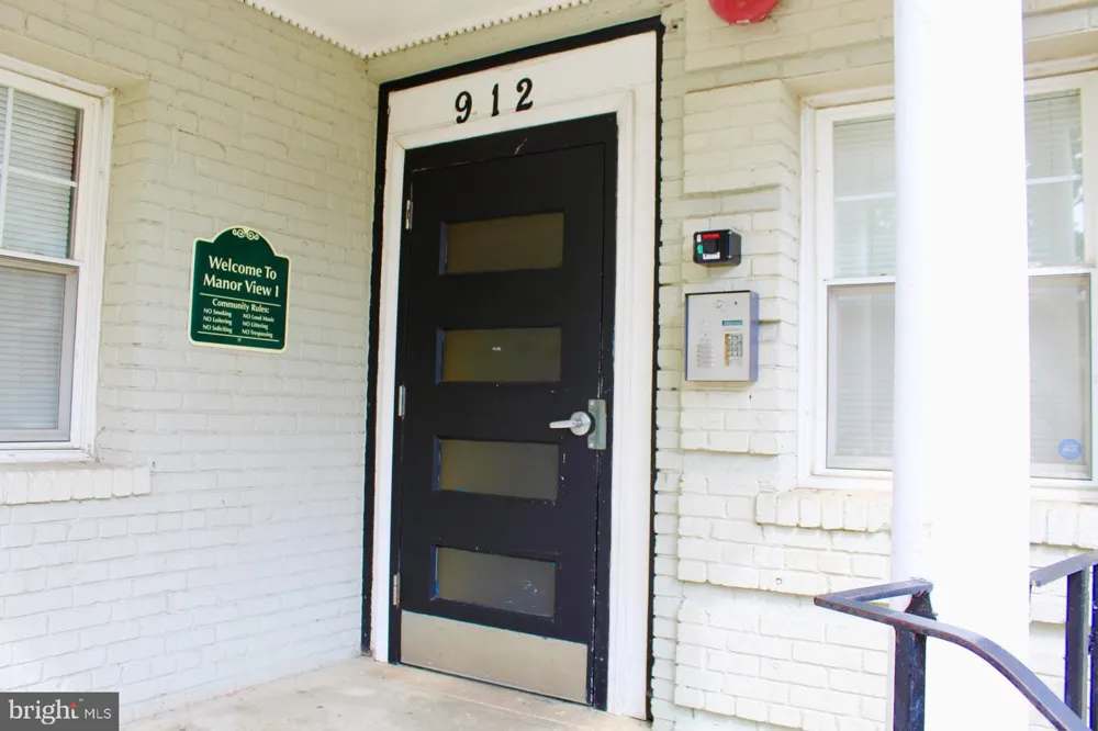 912 BARNABY STREET SE #302 Washington, DC 20032
