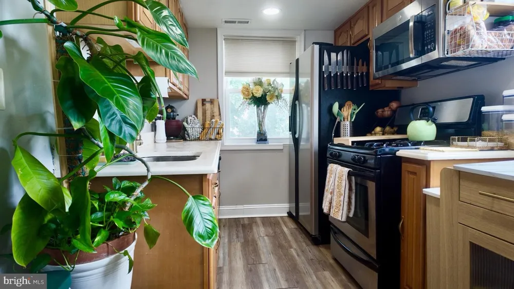 912 BARNABY STREET SE #302 Washington, DC 20032