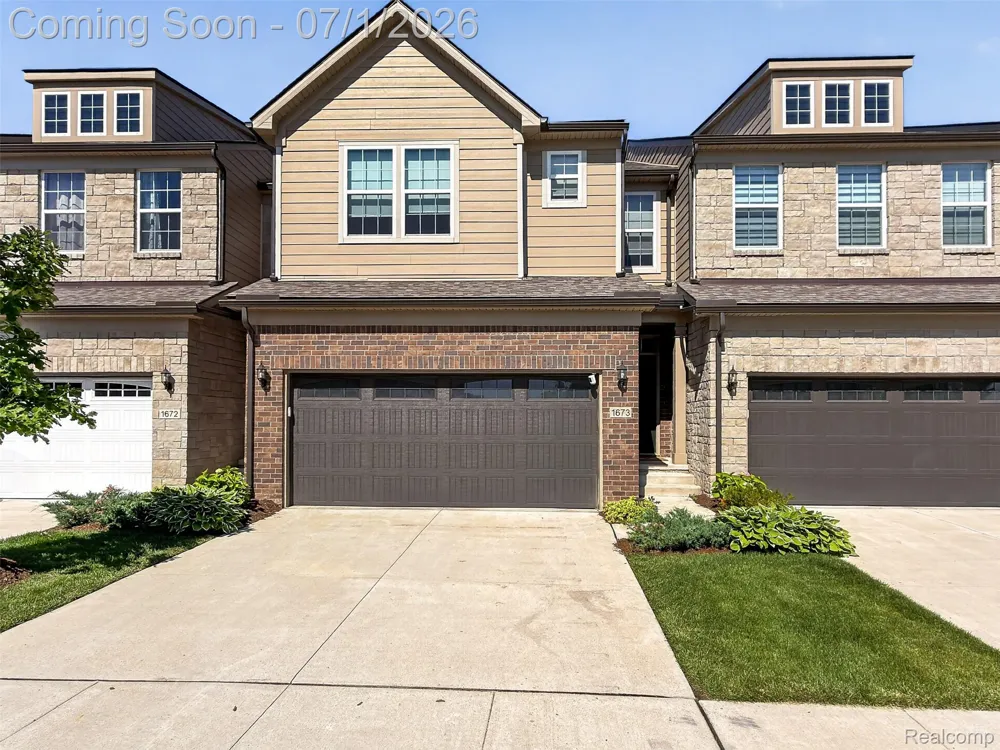 1673 Addison Circle Commerce Charter Township, MI 48390