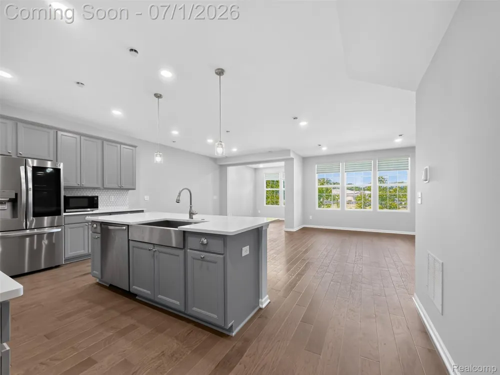 1673 Addison Circle Commerce Charter Township, MI 48390