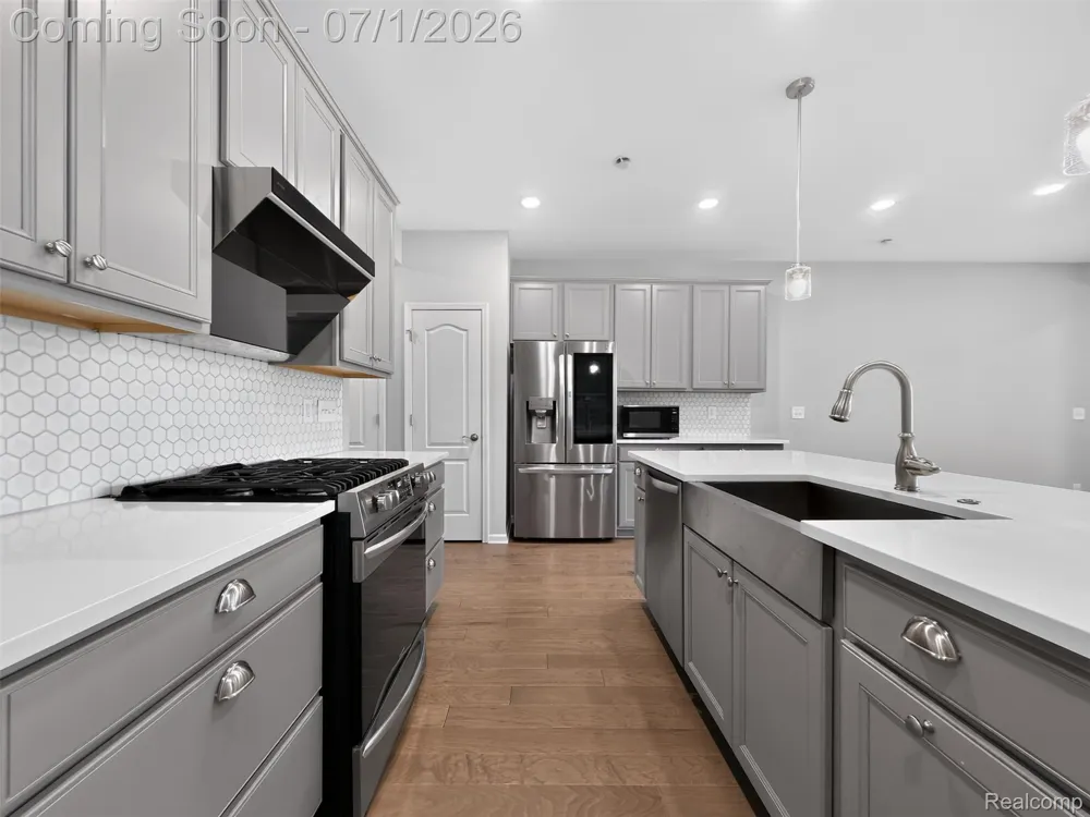 1673 Addison Circle Commerce Charter Township, MI 48390