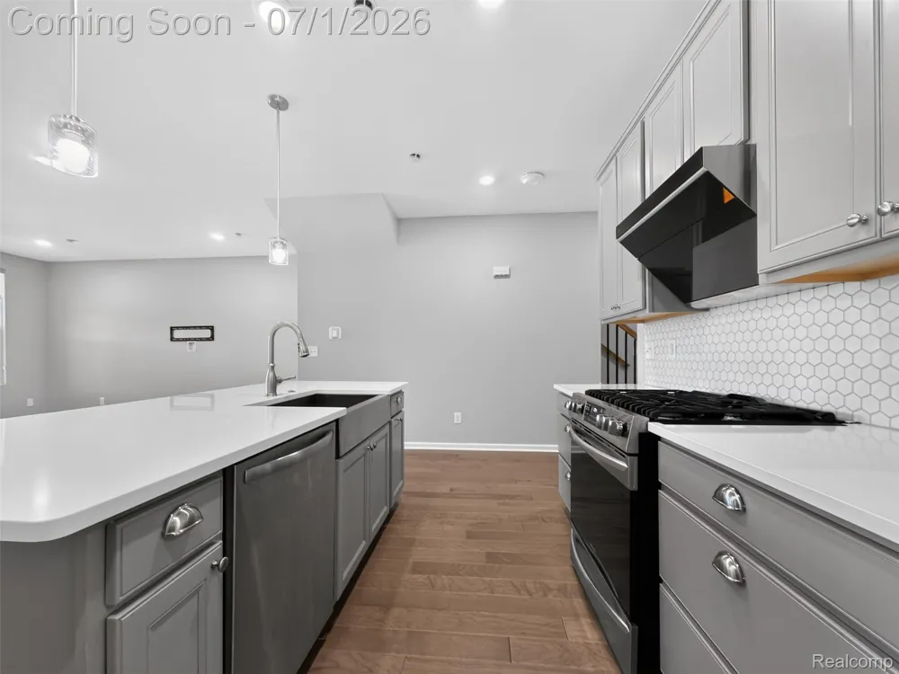 1673 Addison Circle Commerce Charter Township, MI 48390